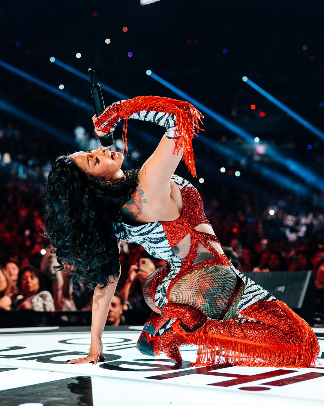Down and dirty on the T-Mobile Arena floor — the Little Miss Drama run continues. Photo: Skyler Barberio for iHeartRadio, editorial use.